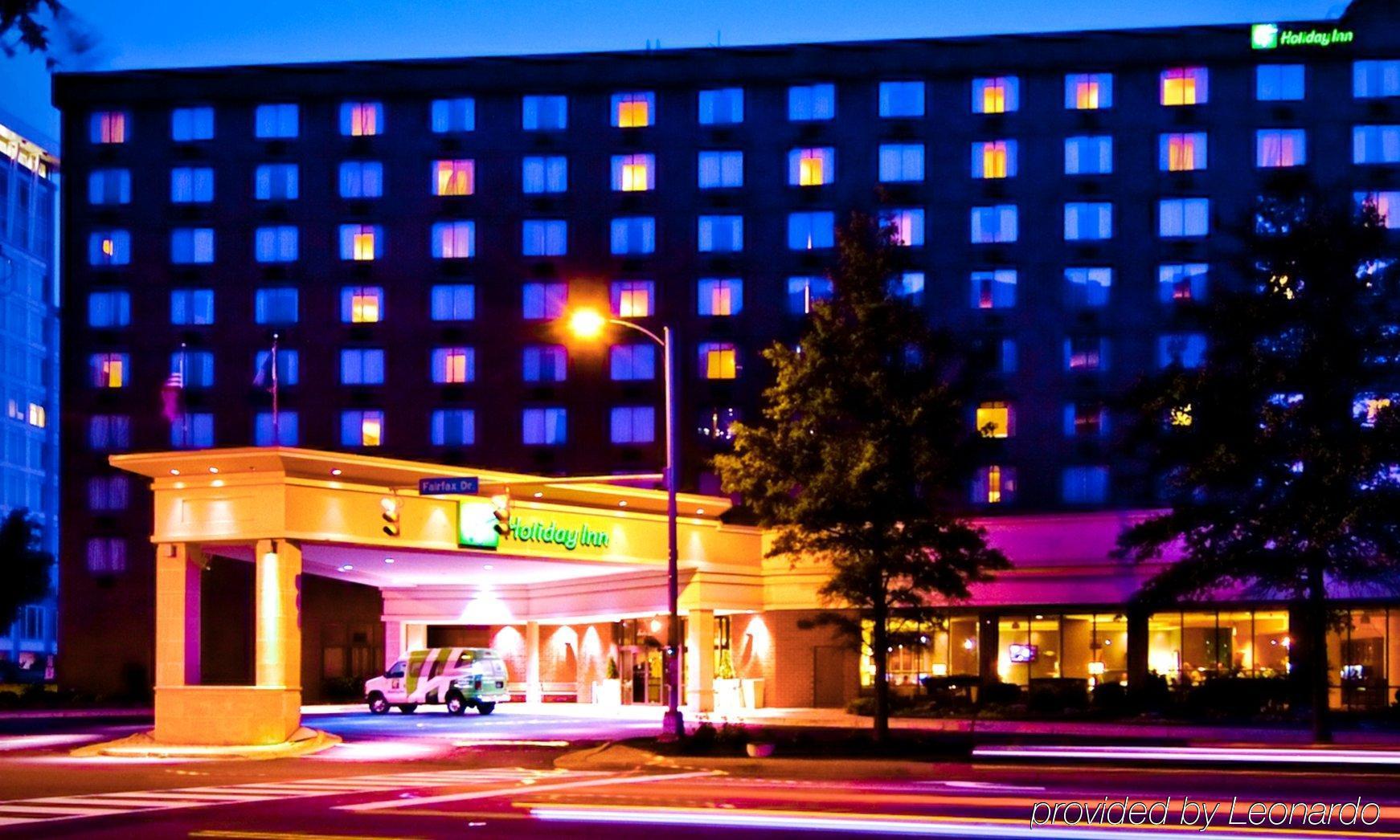 Holiday Inn Arlington At Ballston By Ihg Exterior foto